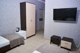 Гостиница Hotel Sunny Days Тимашевск Двухместный номер с 2 двуспальными кроватями-4